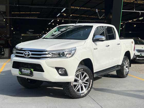 TOYOTA HILUX 2.8 SRX 4X4 CD 16V DIESEL 4P AUTOMÁTICO TOYOTA HILUX 2.8 SRX 4X4 CD 16V DIESEL 4P AUTOMÁTICO